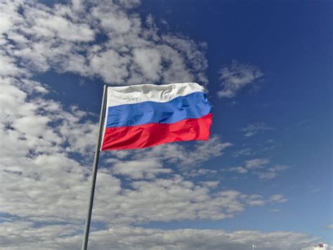 What is on the Russian flag?